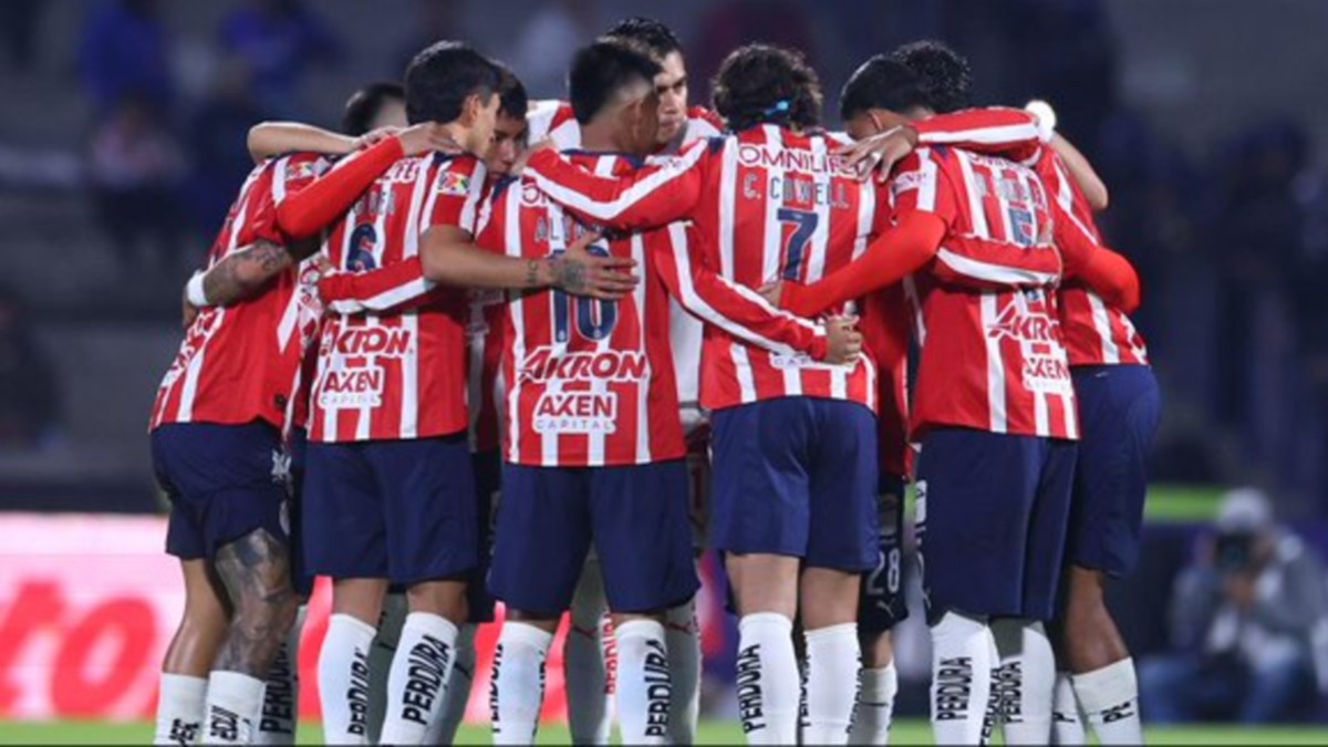 Chivas se Despiden: Dos Jugadores Clave Saldrían para el Clausura 2026