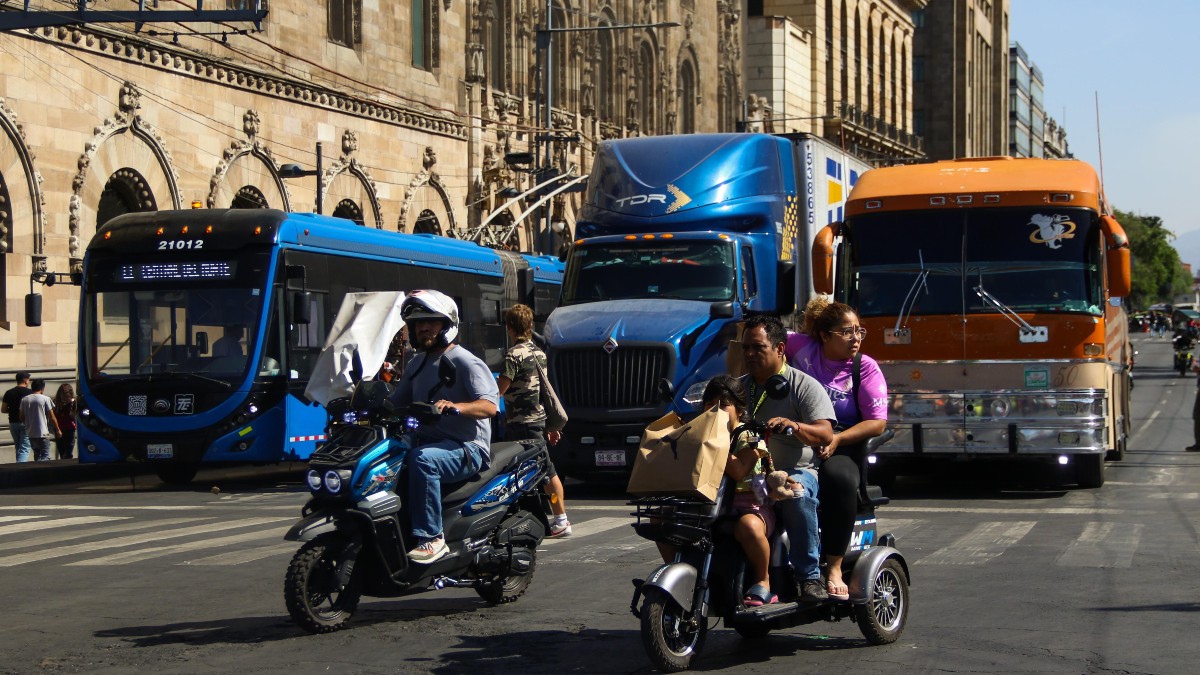 Hoy No Circula: Autos que Descansan en CdMx y Edomex el Martes 9 de Diciembre 2025