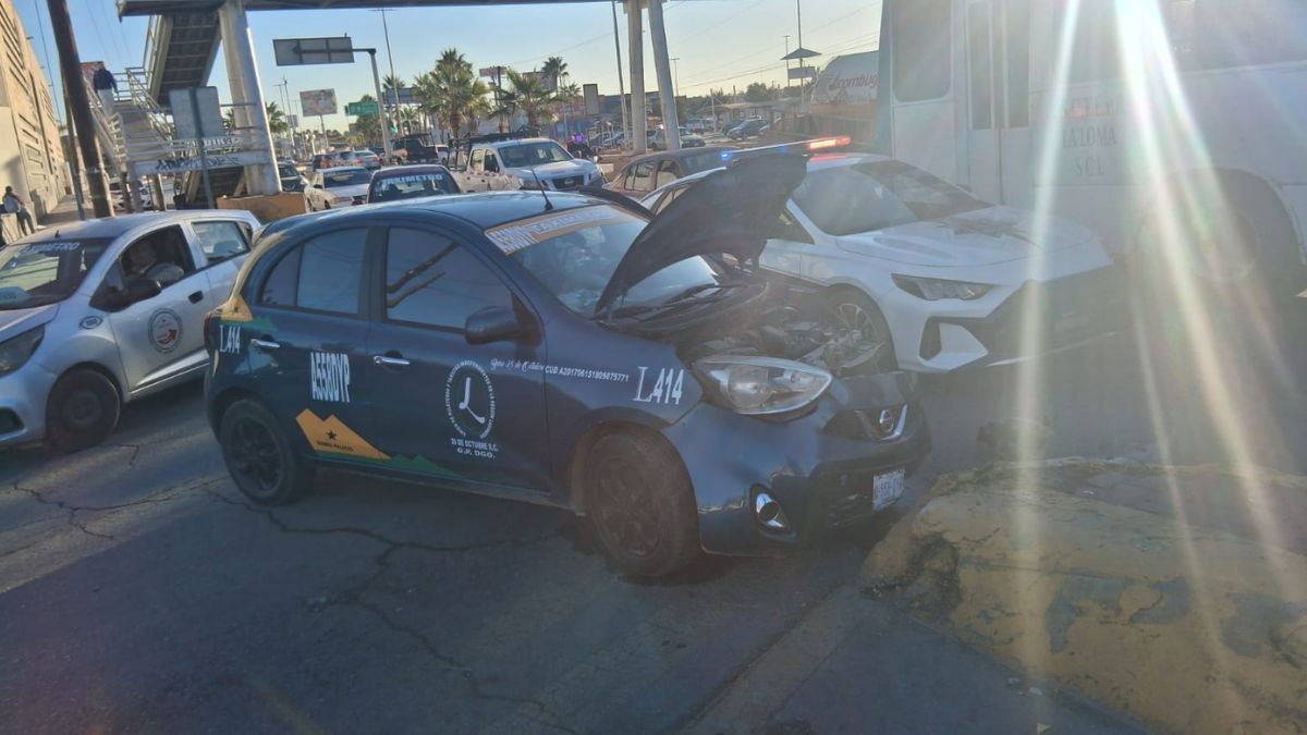 Accidente de Tráfico en Gómez Palacio: Conductor Huye Tras Impacto con Camellón Central