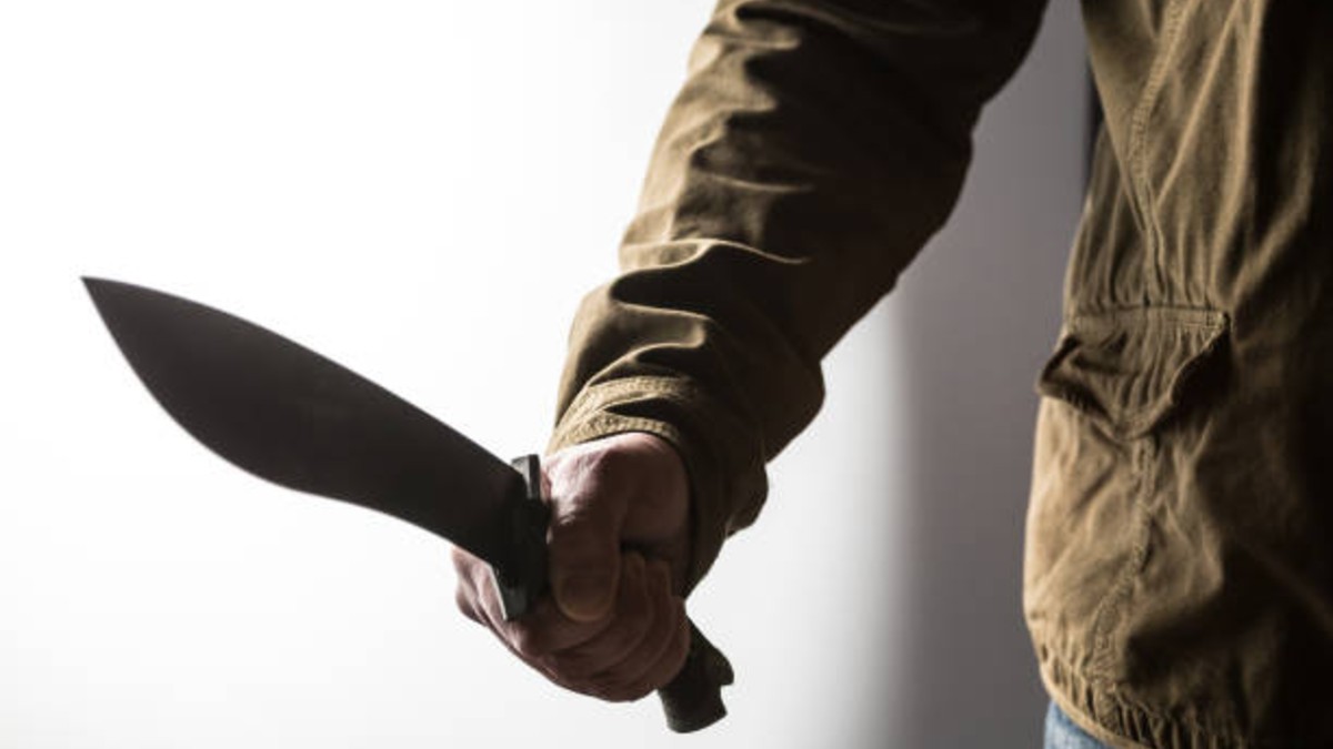 Hombre es detenido en GAM tras amenazar a sus hermanas con un machete