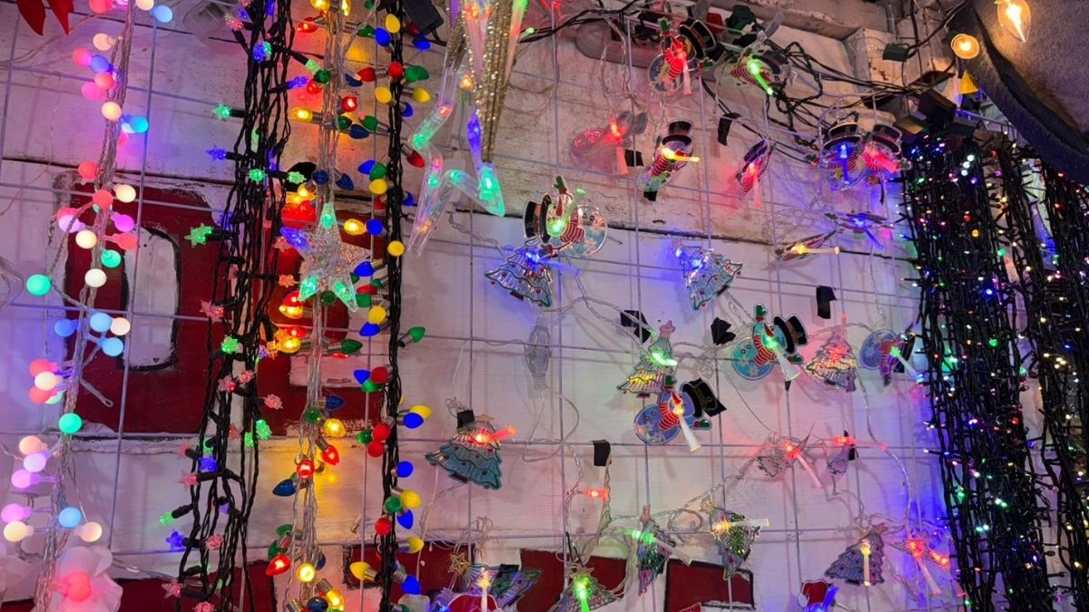 Mercadito Navideño en Torreón: Celebrando 70 Años de Tradición en la Reparación de Luces