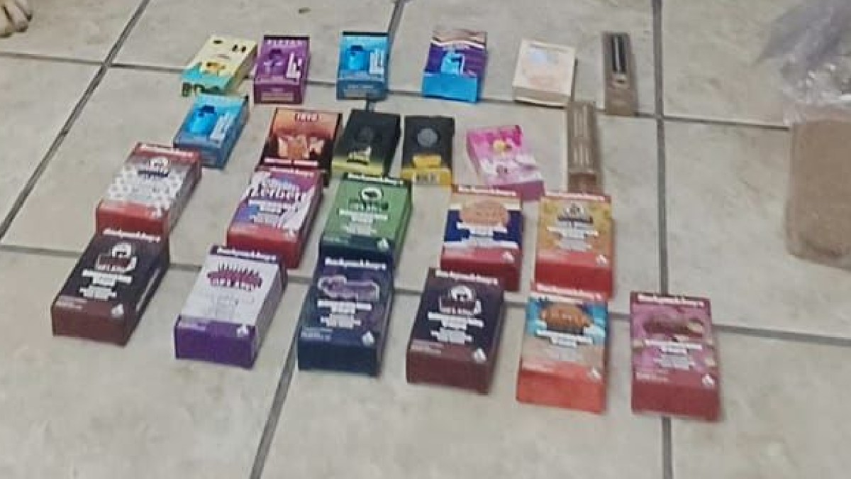 Desarticulación de envío de marihuana y vapes con cannabis por policía en Torreón