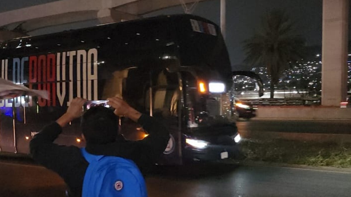 Cruz Azul Brinda Emocionante Recibimiento en Monterrey para la Semifinal de Vuelta ante Tigres | VIDEO