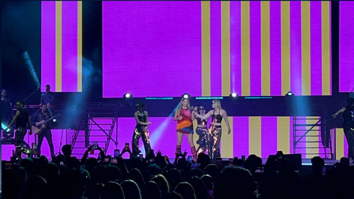 Flor Bertotti revive la nostalgia con su concierto en Monterrey