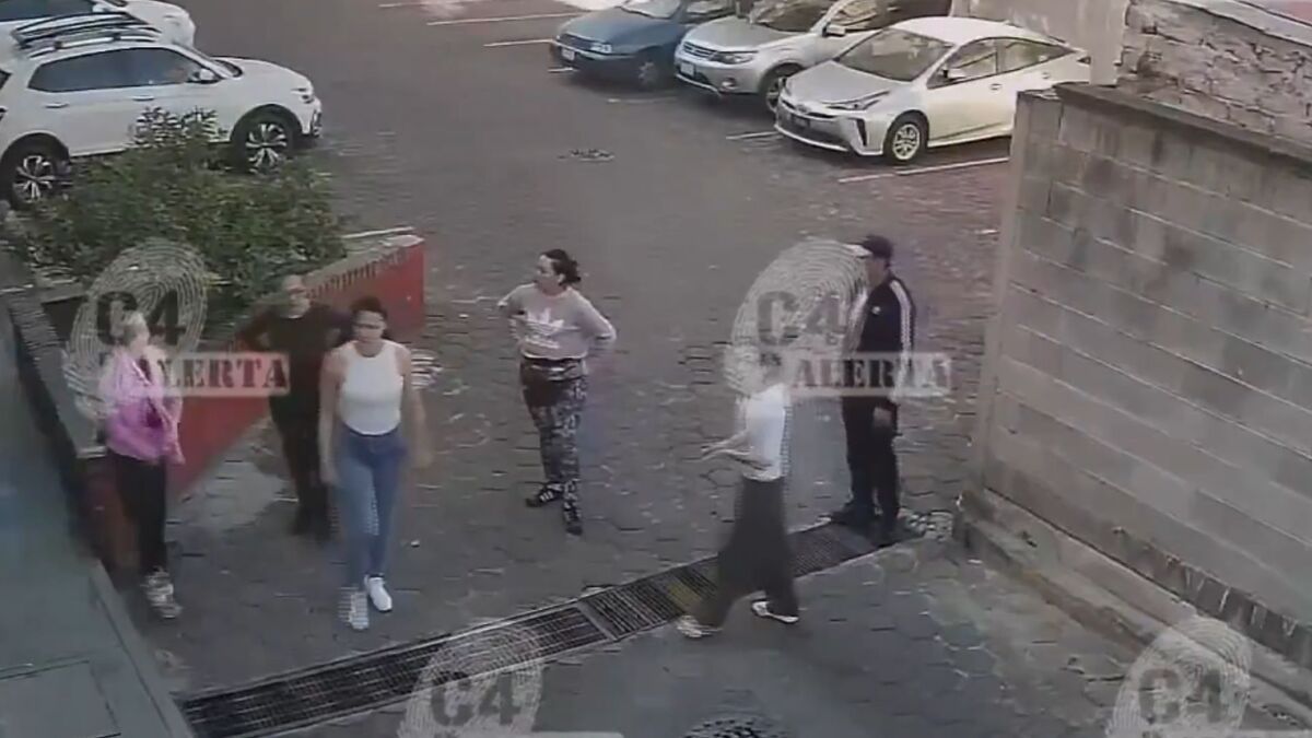 Iztacalco: Administradora de Edificio Exige Pago de Servicios y Sufre Ataque a Su Vehículo